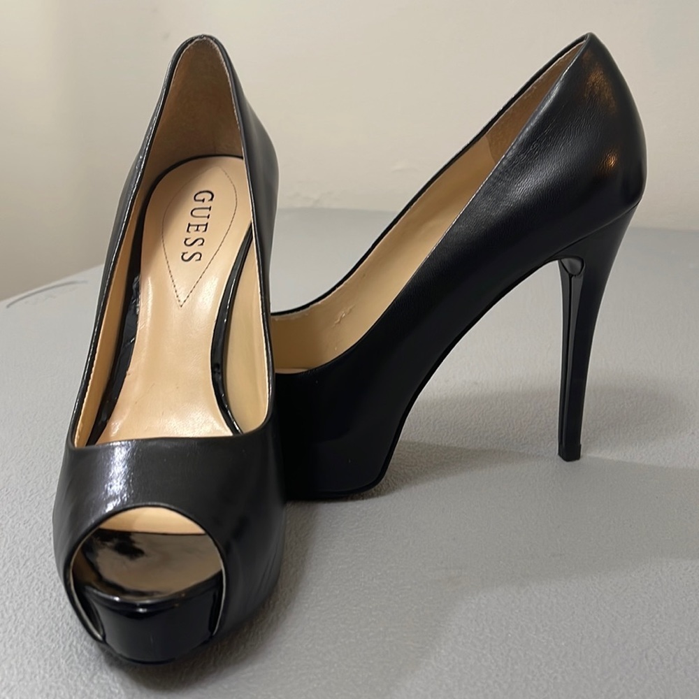 Guess WGPatches3 Platform Heels. Size 8M.